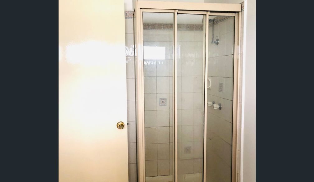 bathroo shower